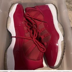 Jordan 11s Red 🔥🔥🔥$115🔥🔥🔥 BEST OFFER
